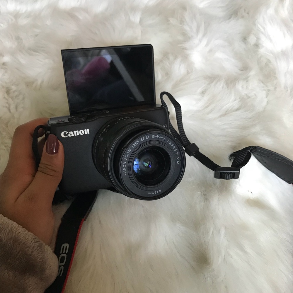 **ON HOLD** Cannon EOS m10 ✨